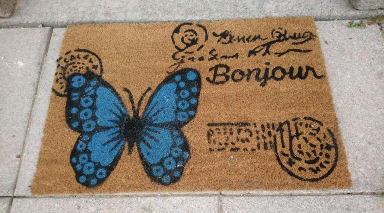 Вілла Le Papillon Isserpent Екстер'єр фото